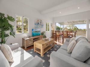 15 Seaview Terrace Moffat Beach QLD