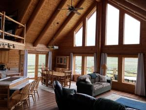 Yellowstone River! Mountain Views!