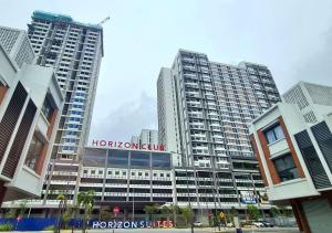 Horizon Suites near KLIA Free Wi-Fi Netflix (green)