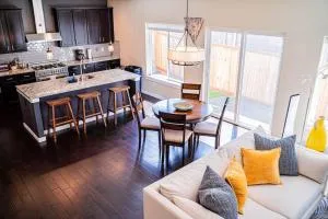 Kirkland Luxury Tranquil Retreat 7BR w Office - Snyders Corner