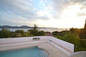 Enchanting Studio + pool St Tropez