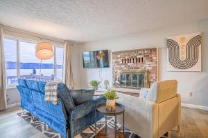 Waterfront Retreat, Relaxation, Fun in Hood Canal