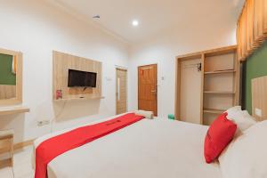 RedDoorz Syariah near Taman Bekapai 2