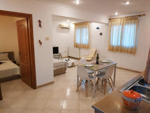 Central Moudros apartments