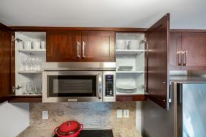 Back Bay 1BR w WD Gym Doorman nr T Station BOS-85