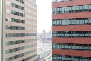 FiDi 1BR w Gym Doorman nr World Trade Center NYC-537