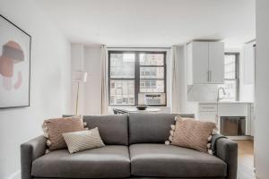 Midtown East 1br w doorman nr Grand Central NYC-1170