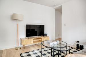 Midtown East 1br w doorman nr Grand Central NYC-1170