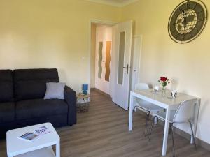 Appartements Charmant F1 tout equipe : Appartement 1 Chambre