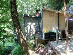 Chalets Natuurhuisje aan rivier met uitzicht over vallei : photos des chambres