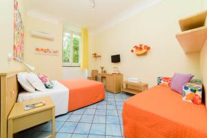 Basic Triple Room room in Sharon House