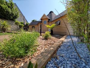 Maisons d'hotes Cottage climatise avec baignoire SPA 2 personnes : photos des chambres