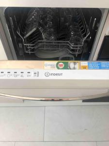 Under the Lemon Tree img12