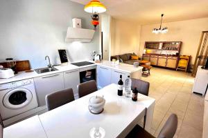 Under the Lemon Tree img15