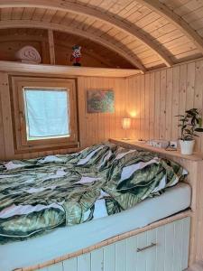 Chalets Roulotte „couleur“ : photos des chambres