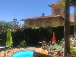 Centre Nice, piscine, intime, en VILLA ancienne