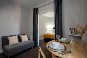 Large Studio room in Coasters Aparthotel