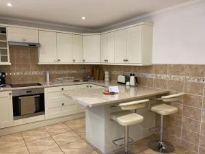 Spacious 1 bed bungalow located on a Gower Sheep Farm