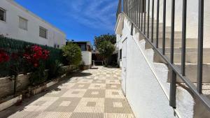 En La Llosa, apartamento con patio y barbacoa 101B - INMO22