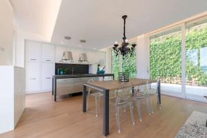 VILLA MICHELLE Amazing view Pool Beach front