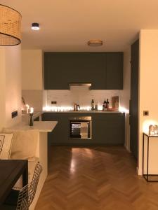 LuxeLevallois chic stay with balcony 800 meters from Paris