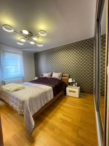 Villas Charming Villa with pool, close to city center : photos des chambres