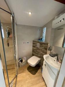 Villas Charming Villa with pool, close to city center : photos des chambres