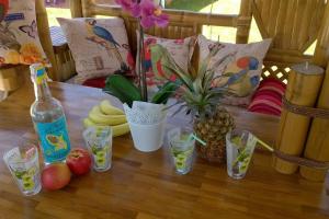 Villas Charming Villa with pool, close to city center : photos des chambres