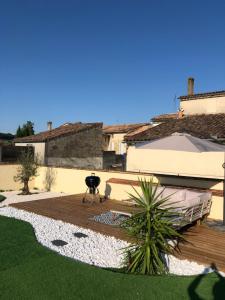 Maison 4 personnes avec grande piscine et jacuzzi