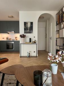 LuxeLevallois chic stay with balcony 800 meters from Paris