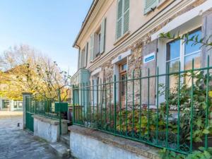 Appartements Le Saint Jacques - Gite 2 pieces independant vue sur Paris et jardin : photos des chambres