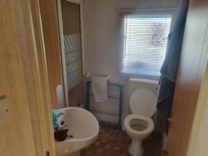 Tm8 6 BERTH 2 BEDROOM CARAVAN P