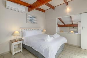 San Lameer Villa 3303 - 2 Bedroom Classic - 4 pax - San Lameer Rental Agency