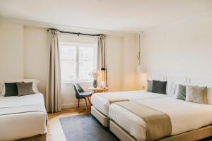 Deluxe Triple Room room in Dear Hotel Madrid