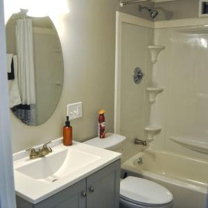 2 bedroom with queen sofa sleeper