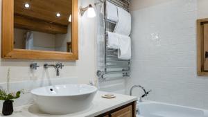 Hotels L'Alpaga, a Beaumier hotel : Chalet 3 Chambres Ambroise