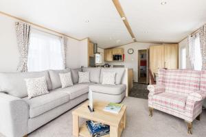 Meadow View Hot tub lodge, Free Hoburne passes