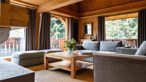 Clovis, Four-Bedroom Chalet room in Chalets de l'Alpaga