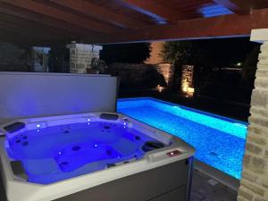 Villa Jacassa with pool and jacuzzi