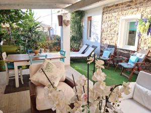 Charming Apartment Calasetta + Garden img2