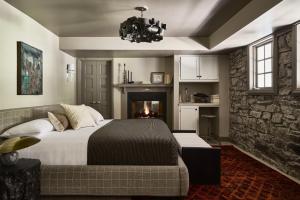 Curate (Studio Suite) room in 1889 WhiteGate Inn & Cottage