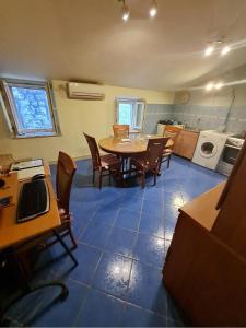 INCHY ACCOMMODATION - in the center of Diocletians Palace