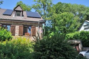 Très belle Villa 4 façades dans quartier vert et arboré - 5 kms de Namur