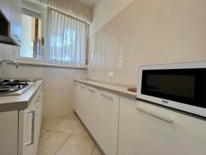 Prassitele Apartments