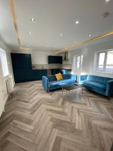 Walter Road Holiday Home Swansea - 4 bedrooms