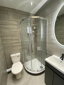 Walter Road Holiday Home Swansea - 4 bedrooms