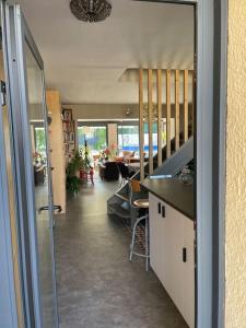 Villa piscine, spa & pétanque à Uzès centre !