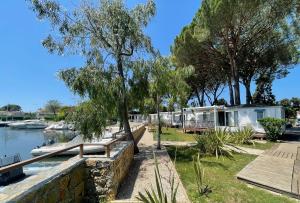 Campings Camping Les Cigales : photos des chambres