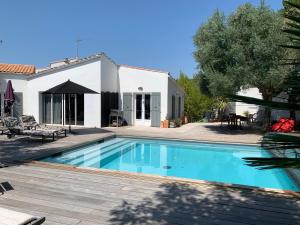 Maisons de vacances La Passerelle Grande maison avec Piscine chauffee : photos des chambres