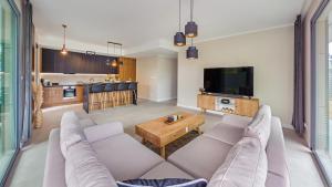 Par La Mer, Sun & Snow